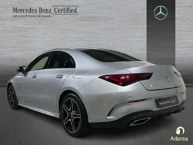 Usado Mercedes CLA220 190 CV (139 kW) 2025 Gris / plata Berlina