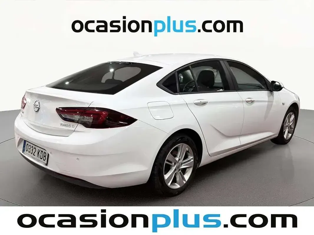 Usado Opel Insignia Selective 136 CV (100 kW) 2017 Blanco Berlina