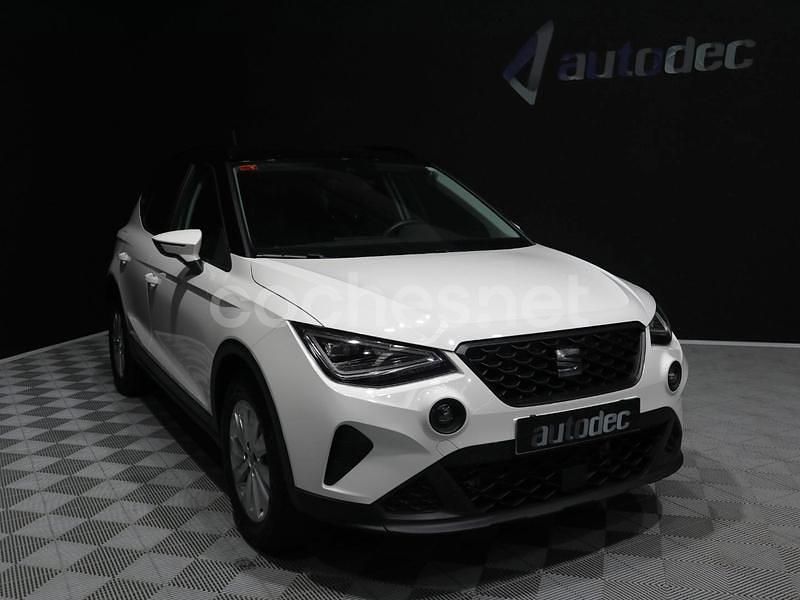 Usado Seat Arona Style 110 CV (80 kW) 2021 Blanco SUV
