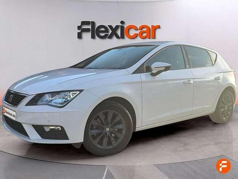 Usado Seat Leon ST Style 131 CV (96 kW) 2019 Blanco Familiar
