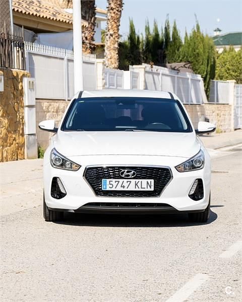 Begagnad Hyundai i30 120 HK (88 kW) 2018 Vit Kombi