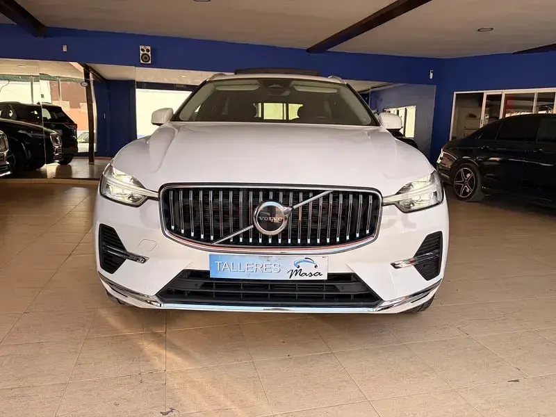 Usado Volvo XC60 Plus 350 CV (257 kW) 2022 Blanco SUV