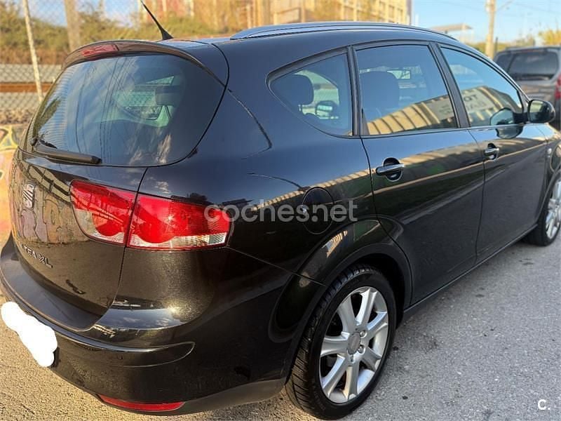 Usado Seat Altea XL 125 CV (91 kW) 2009 Negro Monovolumen
