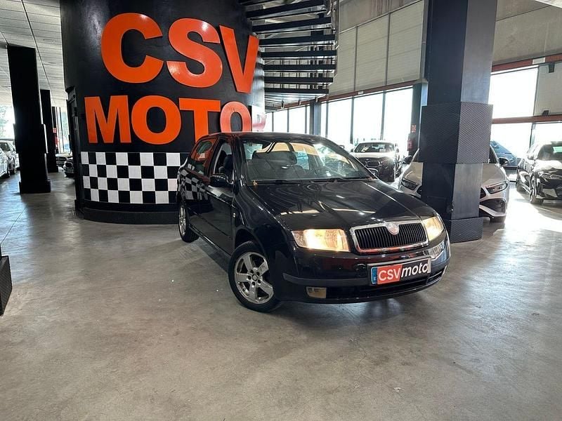 Usado Skoda Fabia Comfort 101 CV (74 kW) 2003 Negro Utilitario