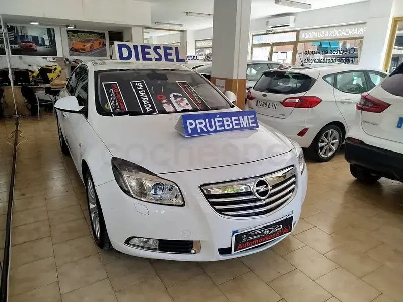 Usado Opel Insignia Cosmo 130 CV (95 kW) 2011 Blanco Berlina