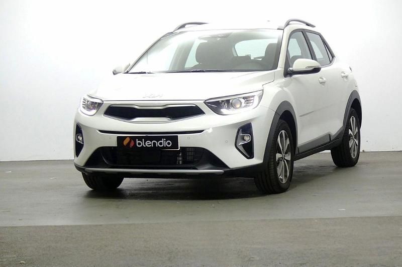 Usado Kia Stonic 84 CV (61 kW) 2023 Blanco SUV