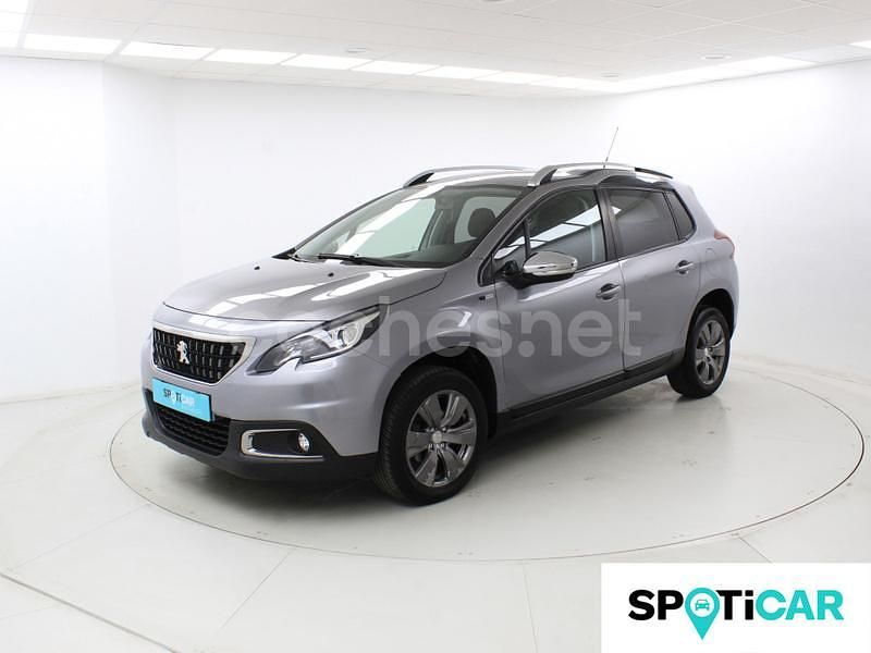Usado Peugeot 2008 Style 110 CV (80 kW) 2017 Gris / plata SUV