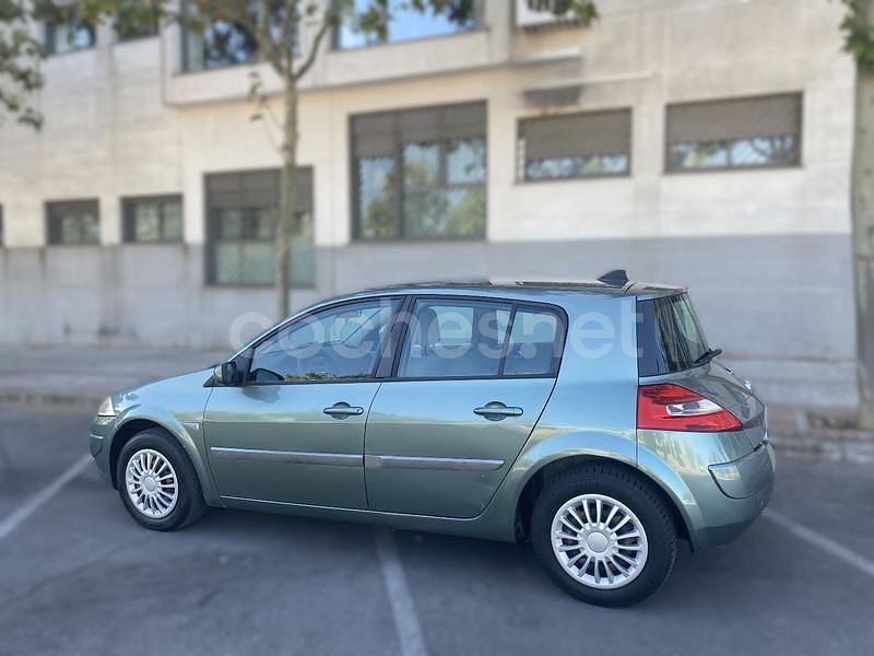 Verde Usado 2006 Renault Mégane II Authentique Berlina | 2490 € (Precio justo) - Imagen 1/4