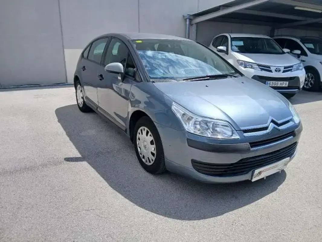 Usado Citroën C4 Seduction 92 CV (67 kW) 2007 Plateado Utilitario