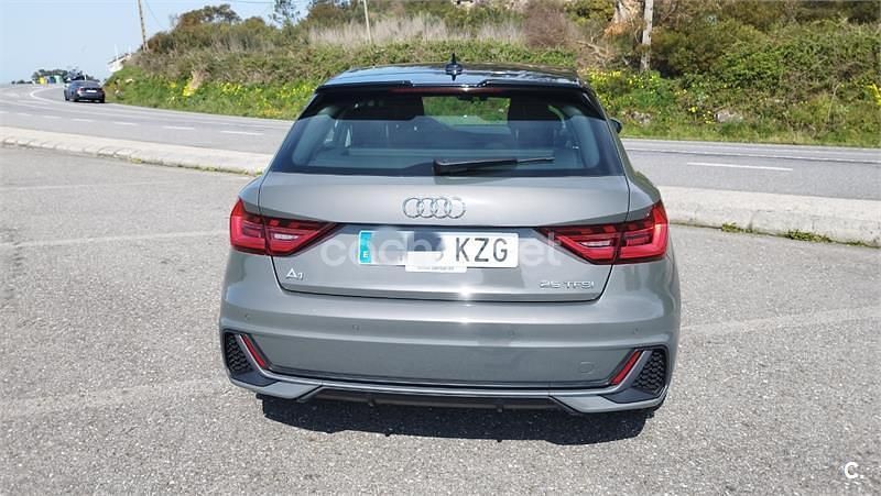 Usado Audi A1 Sportback S-Line 95 CV (69 kW) 2019 Verde Utilitario
