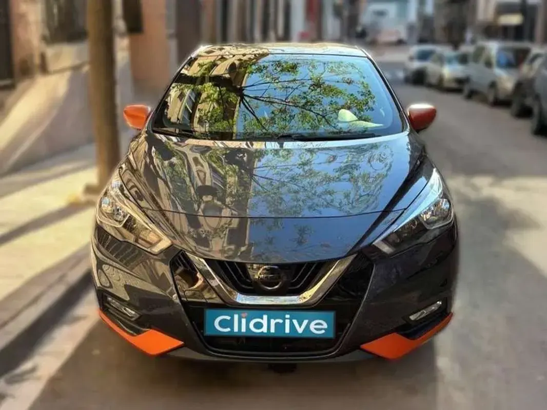 Usado Nissan Micra Acenta 88 CV (64 kW) 2018 Gris Utilitario