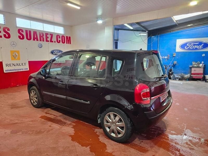 Usado Renault Grand Modus Authentique 75 CV (55 kW) 2011 Negro Monovolumen