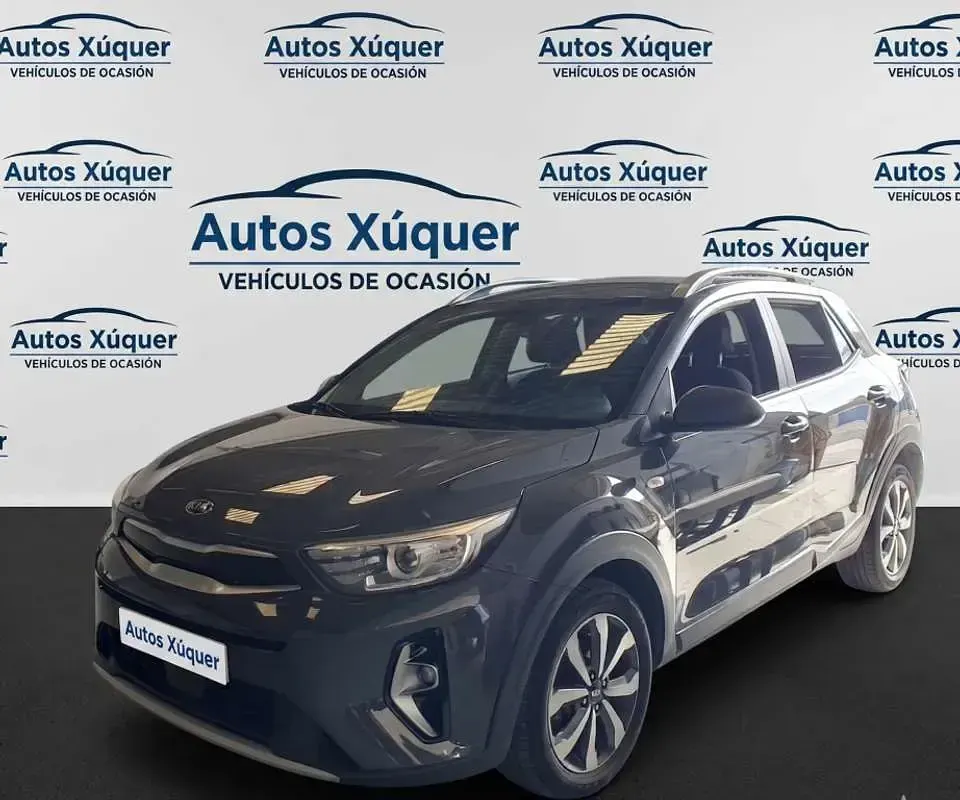 Usado Kia Stonic 101 CV (74 kW) 2021 Gris SUV