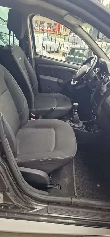 Usado Dacia Duster Lauréate 125 CV (91 kW) 2014 Negro SUV