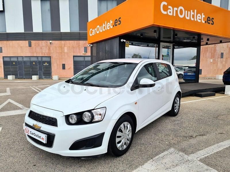 Usado Chevrolet Aveo LT 100 CV (73 kW) 2013 Blanco Berlina