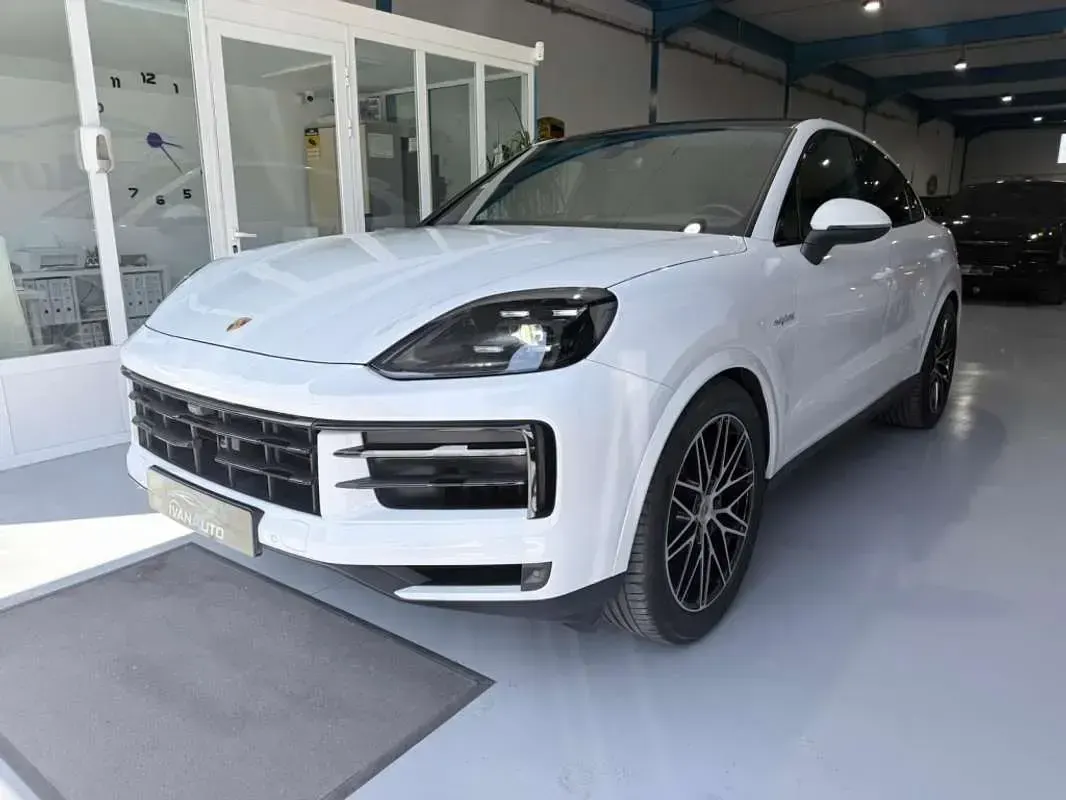 Usado Porsche Cayenne 470 CV (345 kW) 2024 Blanco SUV