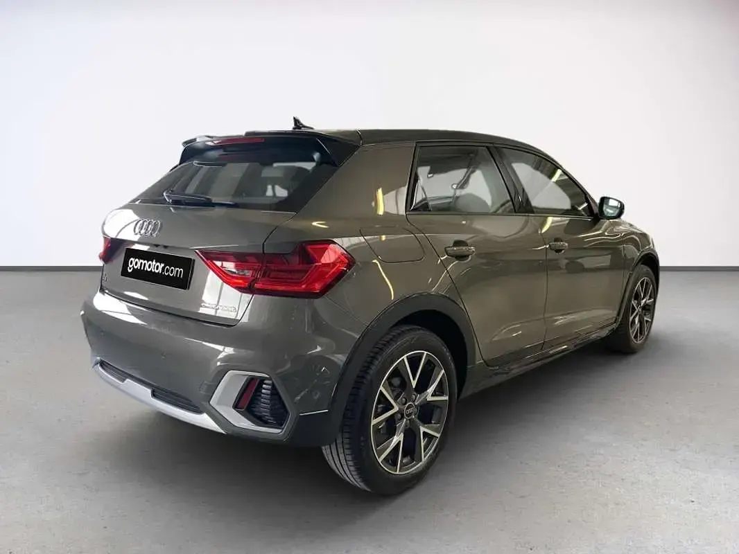 Usado Audi A1 110 CV (80 kW) 2024 Gris SUV