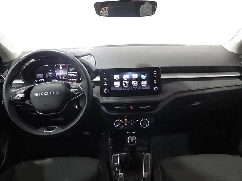 Usado Skoda Fabia Selection 95 CV (69 kW) 2025 Azul Utilitario