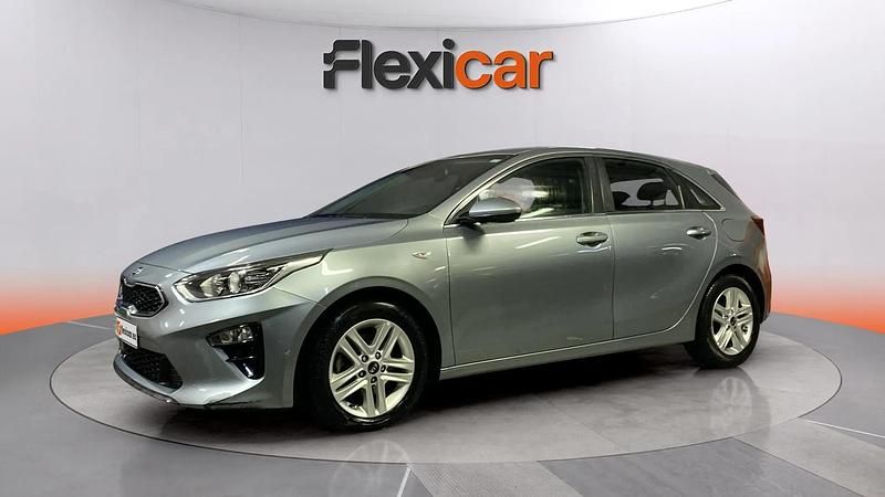 Usado Kia Ceed 120 CV (88 kW) 2021 Gris Utilitario