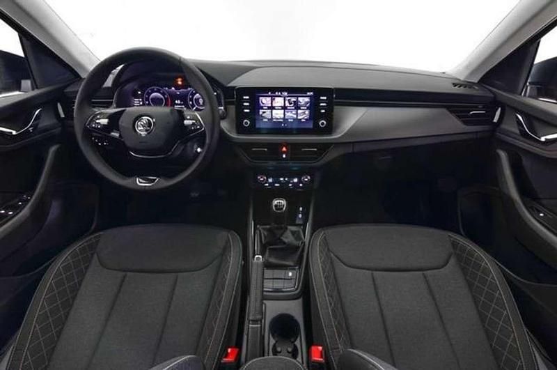 Usado Skoda Kamiq Ambition 150 CV (110 kW) 2023 Blanco SUV