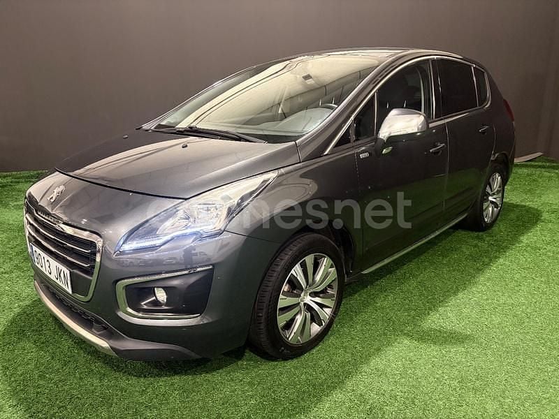 Usado Peugeot 3008 Allure 120 CV (88 kW) 2015 Gris / plata Berlina