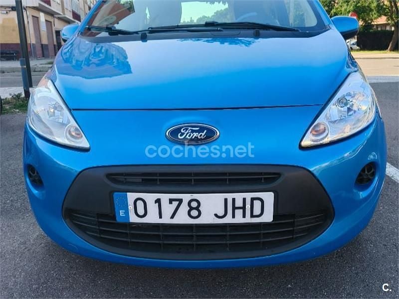 Azul Usado 2015 Ford Ka Trend Berlina | 6200 € (Precio justo) - Imagen 1/4
