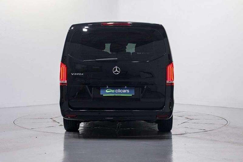 Usado Mercedes V220 163 CV (119 kW) 2023 Negro Monovolumen