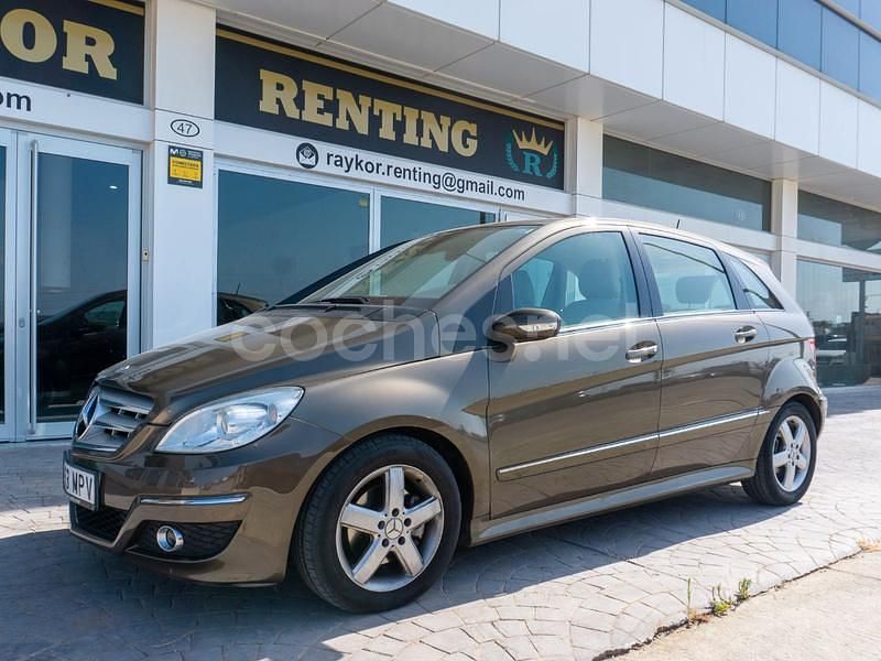 Usado Mercedes B180 109 CV (80 kW) 2009 Marrón Monovolumen