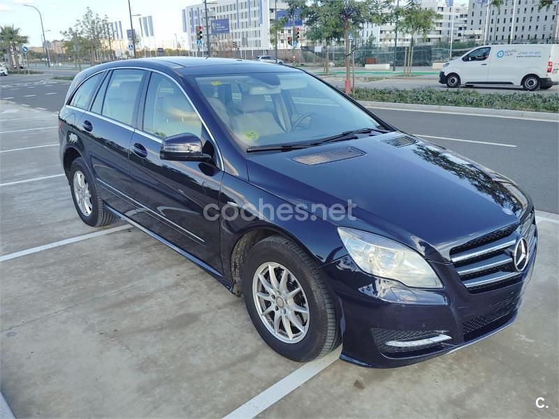 Usado Mercedes R300 190 CV (139 kW) 2011 Azul Monovolumen