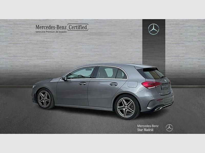 Usado Mercedes A200 AMG line 150 CV (110 kW) 2020 Mountaingrau  met. Utilitario