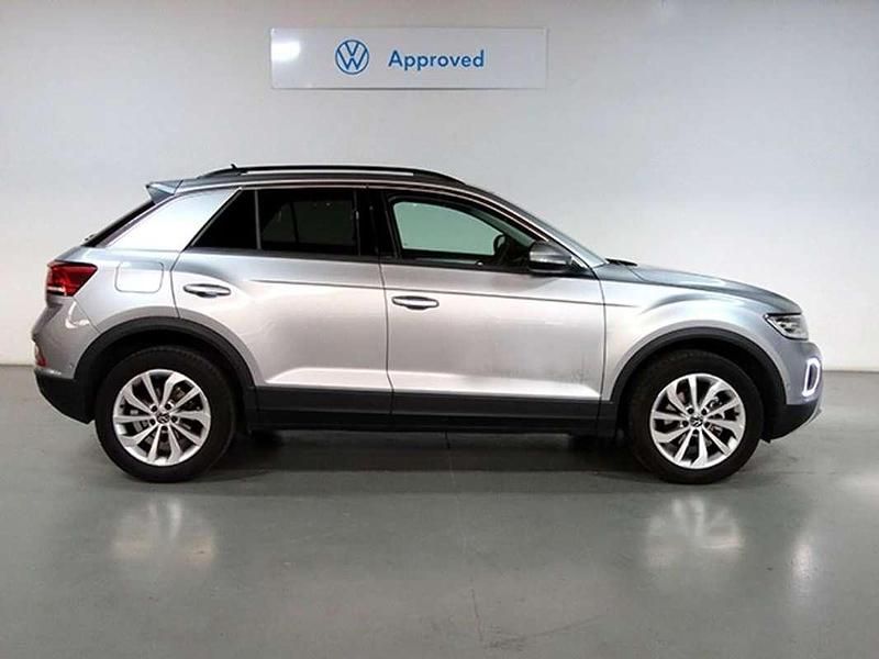 Usado VW T-Roc Life 110 CV (80 kW) 2024 Plateado SUV