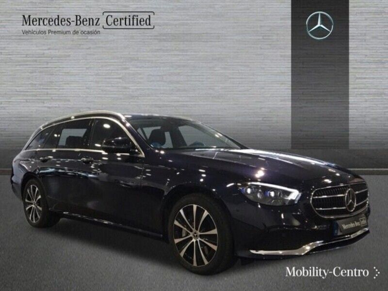 Usado Mercedes E300 Avantgarde 194 CV (142 kW) 2024 Nautik blue  metallic paint Familiar