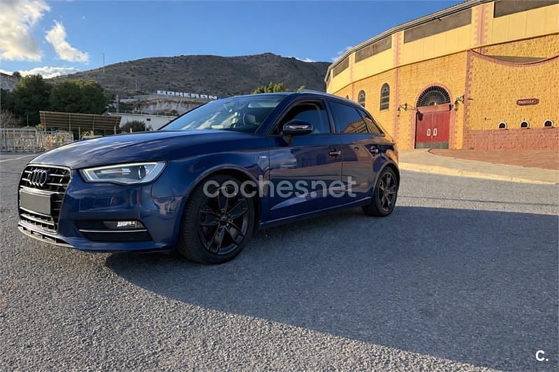 Usado Audi A3 Attraction 150 CV (110 kW) 2013 Azul Berlina
