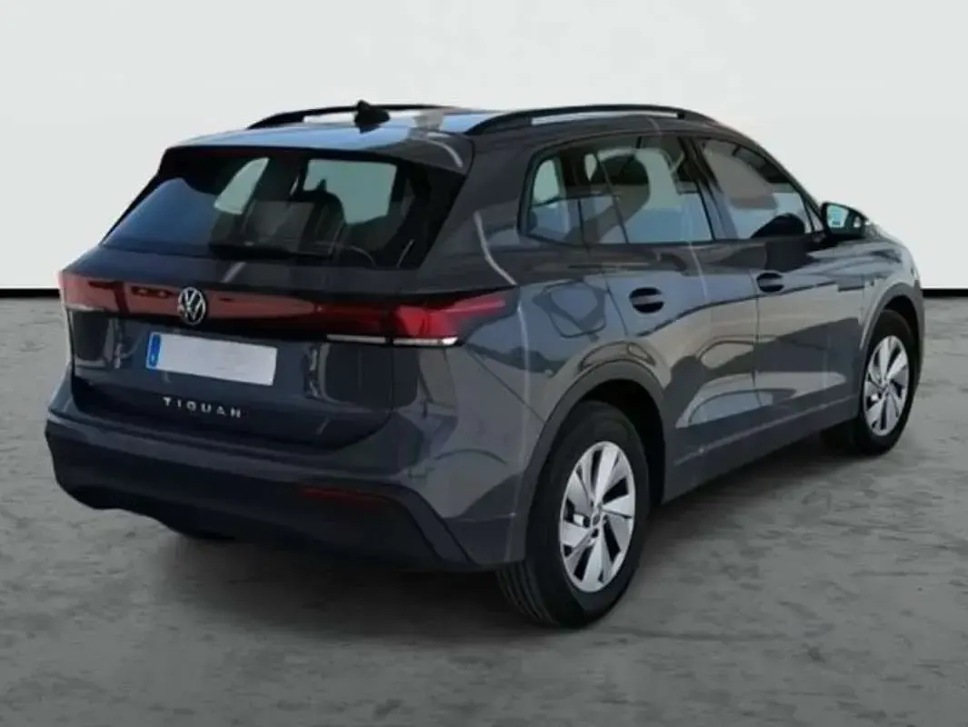 Usado VW Tiguan Edition 131 CV (96 kW) 2025 Gris SUV