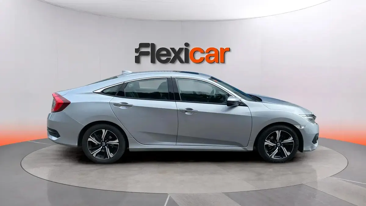 Usado Honda Civic Executive 120 CV (88 kW) 2019 Gris Berlina