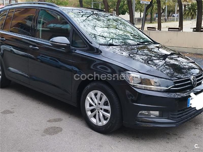 Usado VW Touran Advance 110 CV (80 kW) 2016 Negro Monovolumen
