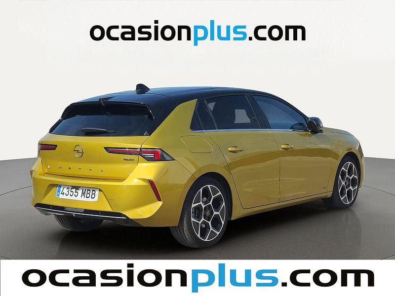 Usado Opel Astra Ultimate 181 CV (133 kW) 2022 Amarillo Utilitario