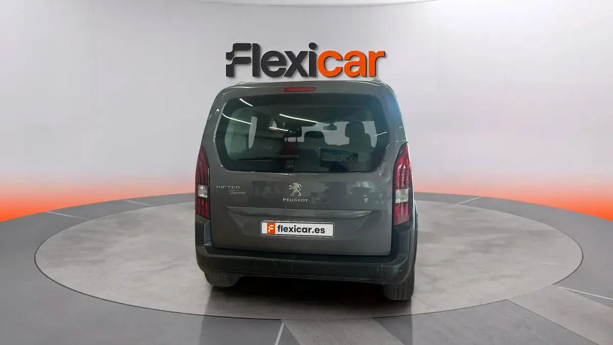 Usado Peugeot Rifter Allure 110 CV (80 kW) 2020 Gris Monovolumen