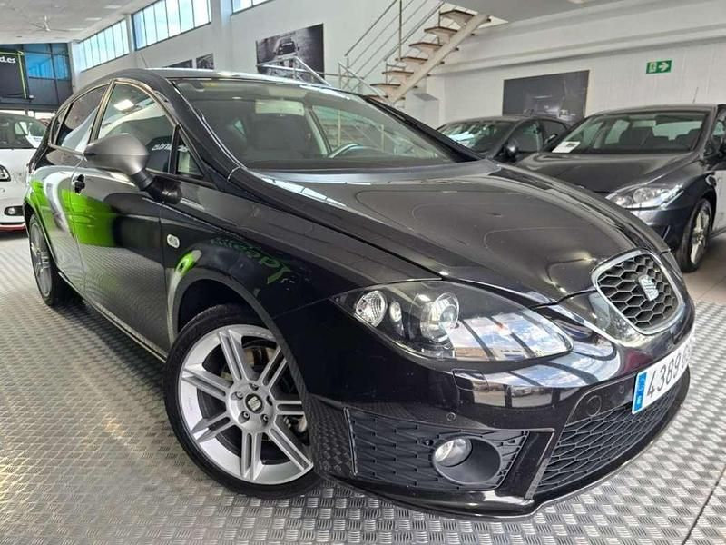 Usado Seat Leon FR 211 CV (155 kW) 2009 Negro Utilitario