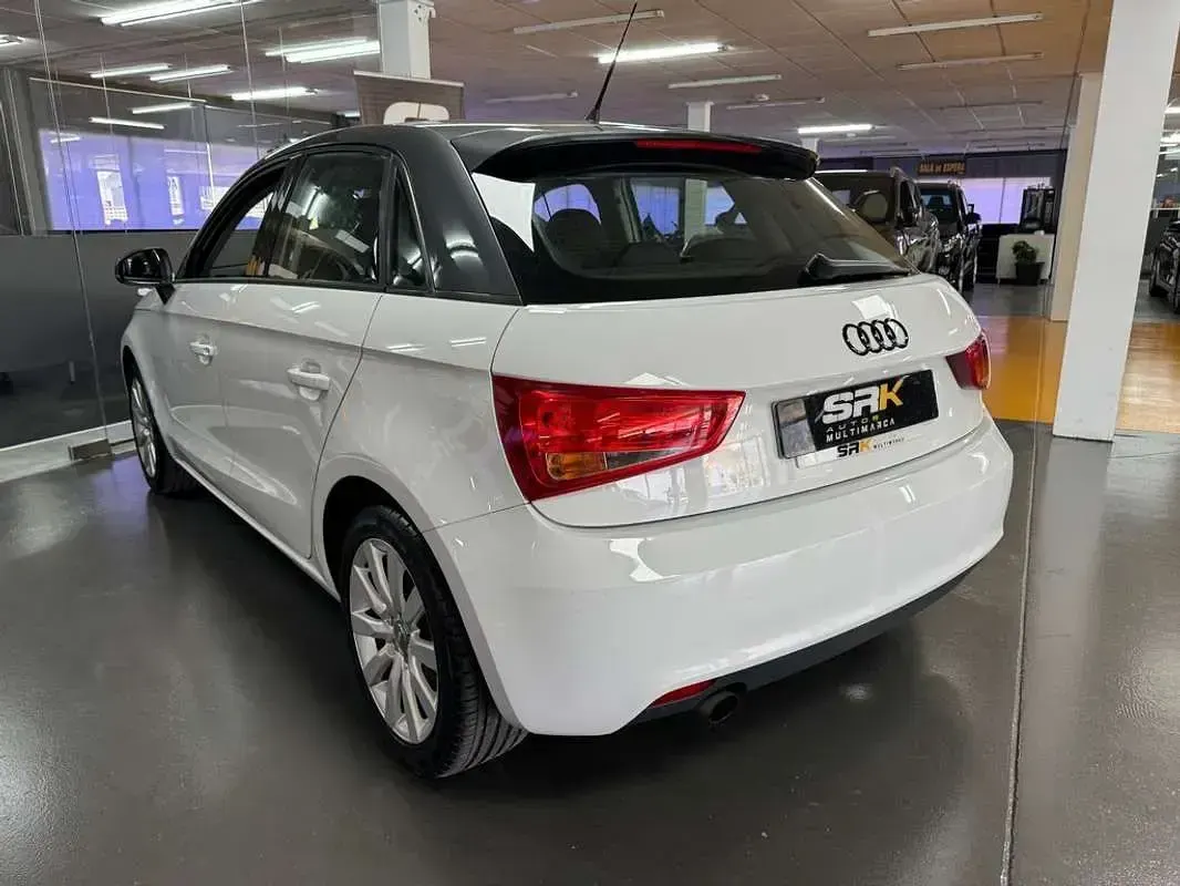 Usado Audi A1 Sportback Attraction 86 CV (63 kW) 2013 Blanco Utilitario