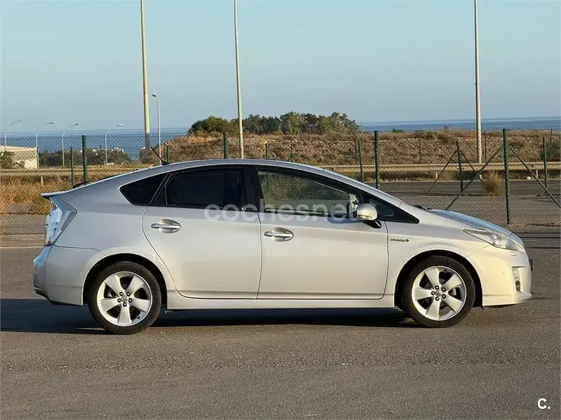Usado Toyota Prius Executive 136 CV (100 kW) 2011 Gris / plata Berlina