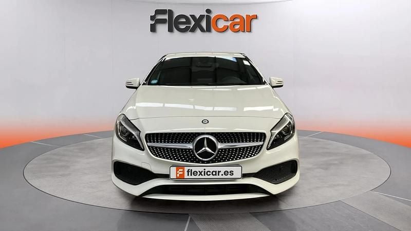 Usado Mercedes A200 AMG line 136 CV (100 kW) 2016 Blanco Utilitario