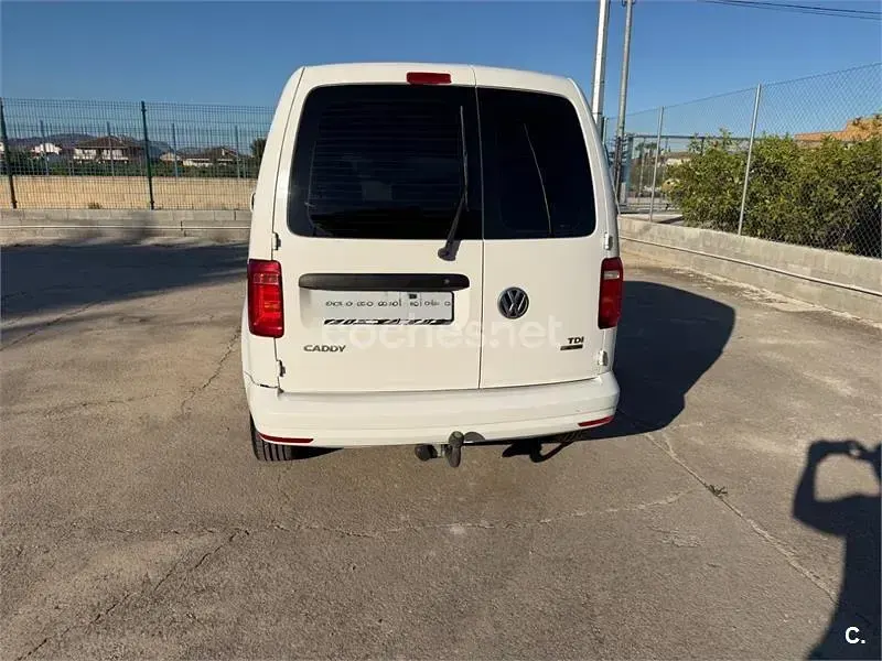 Usado VW Caddy 122 CV (89 kW) 2016 Blanco Monovolumen