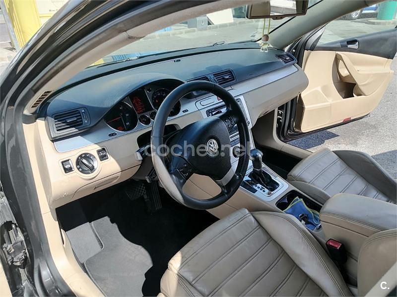Usado VW Passat Highline 140 CV (102 kW) 2007 Granate Berlina
