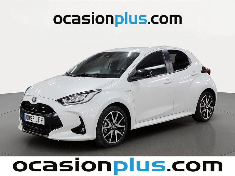 Usado Toyota Yaris Hybrid Style 116 CV (85 kW) 2021 Blanco Utilitario