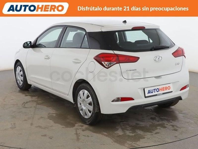 Usado Hyundai i20 85 CV (62 kW) 2015 Blanco Utilitario