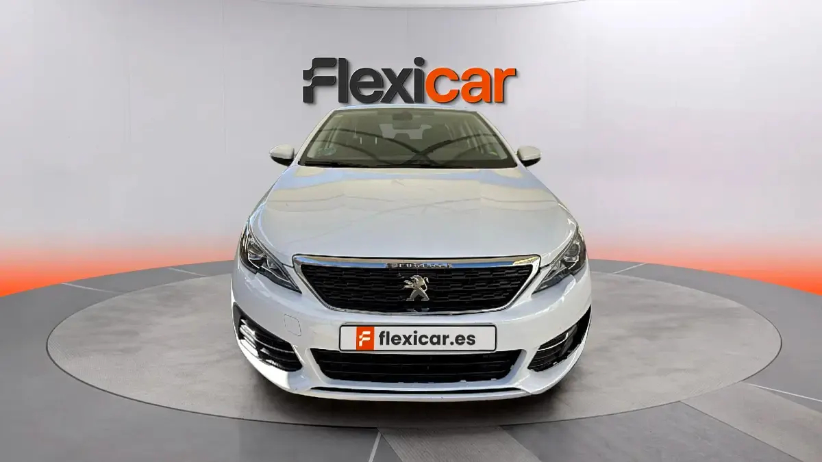 Usado Peugeot 308 Style 100 CV (73 kW) 2020 Blanco Familiar