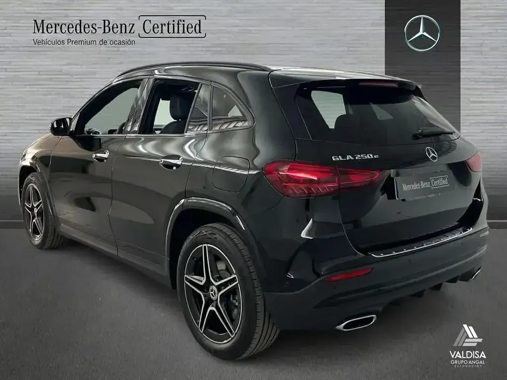 Usado Mercedes GLA250 218 CV (160 kW) 2026 Negro noche SUV