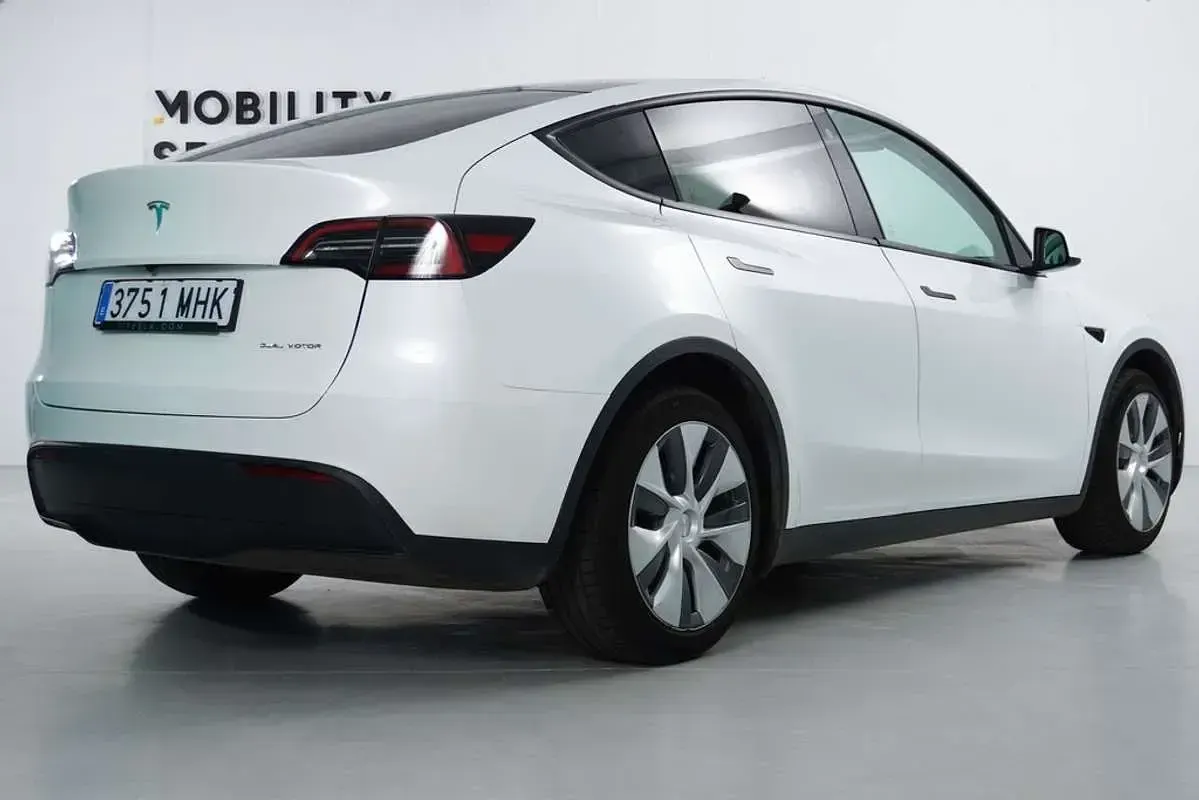 Usado Tesla Model Y 378 kW (514 CV) 2023 Eléctrico SUV
