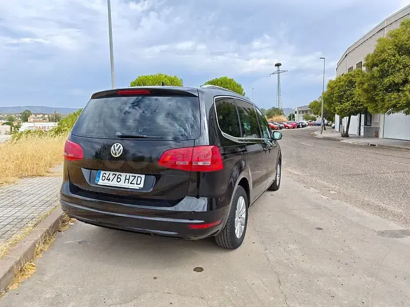 Usado VW Sharan Advance 140 CV (102 kW) 2014 Negro Monovolumen